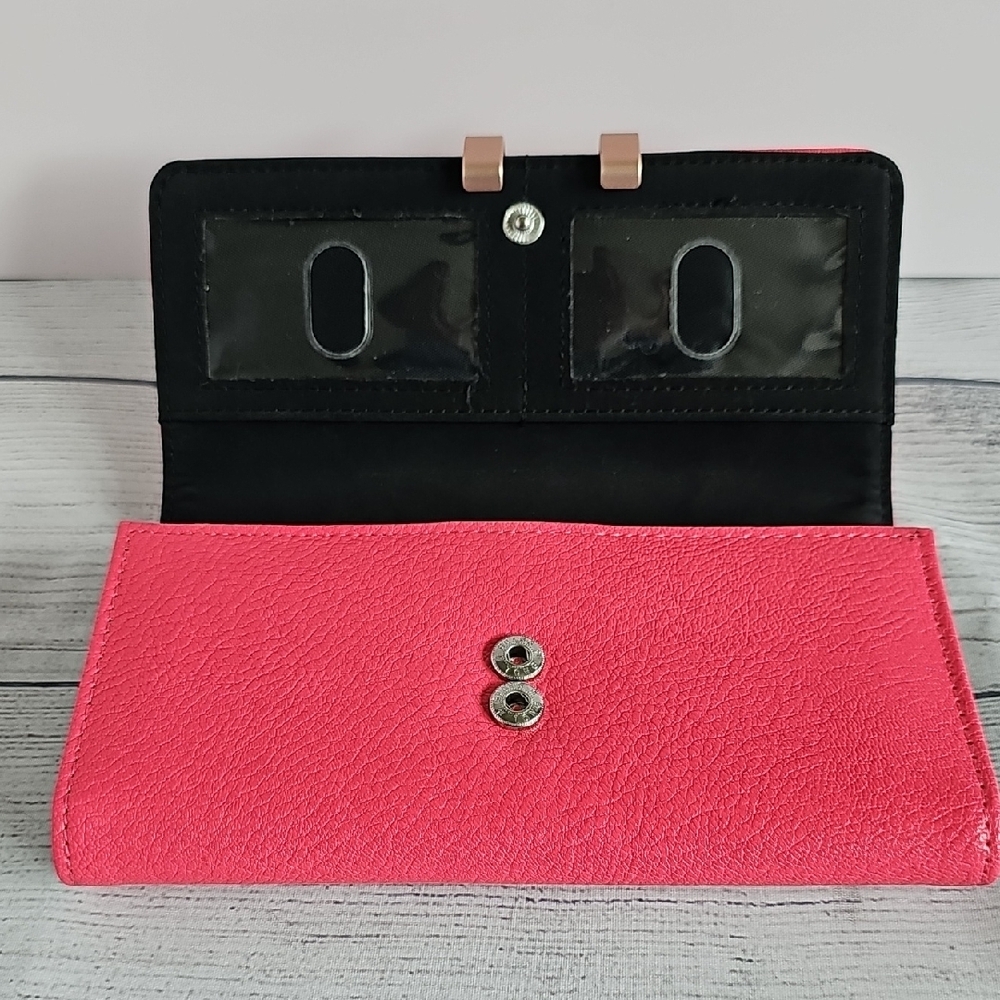 Safe Keeper Hot Pink Leather Wallet - Picture 3 of 9